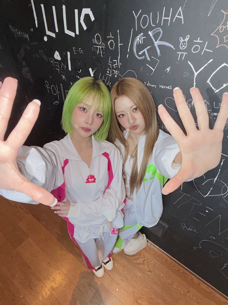 UNCHILD_club's tweet photo. 하코즈 포에버💚🩷

#UNCHILD #언차일드 #HAEUN #나하은 https://t.co/EgPUiTupnF