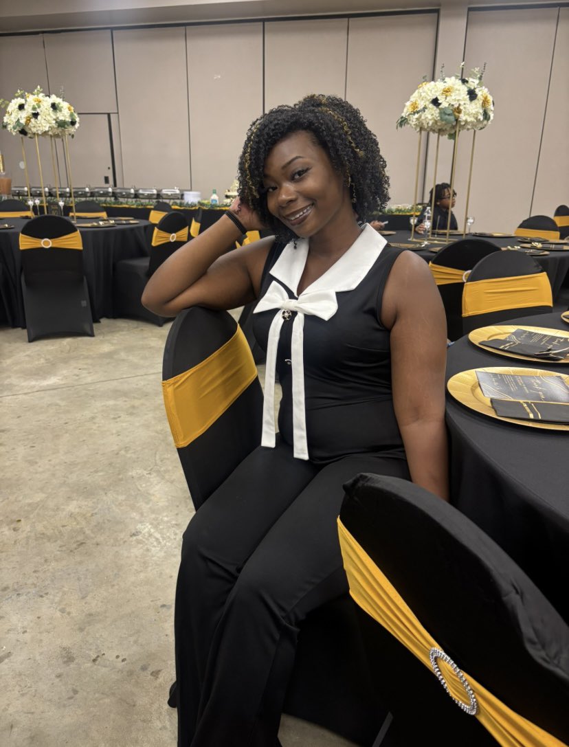 trmbfromig's tweet photo. Sum so pretty 🥹💛🖤 https://t.co/88bKr6Nb26