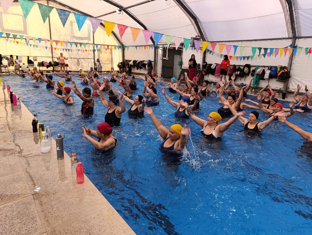 GestionLocalT's tweet photo. BARRIO LA PALOMA 
Acompañamos la clase de Master Aqua en Acción en el Polideportivo Belgrano, una jornada llena de talento, esfuerzo y pasión por el deporte .
Intendente @ZamoraJulio https://t.co/SNO4IeW8Jr