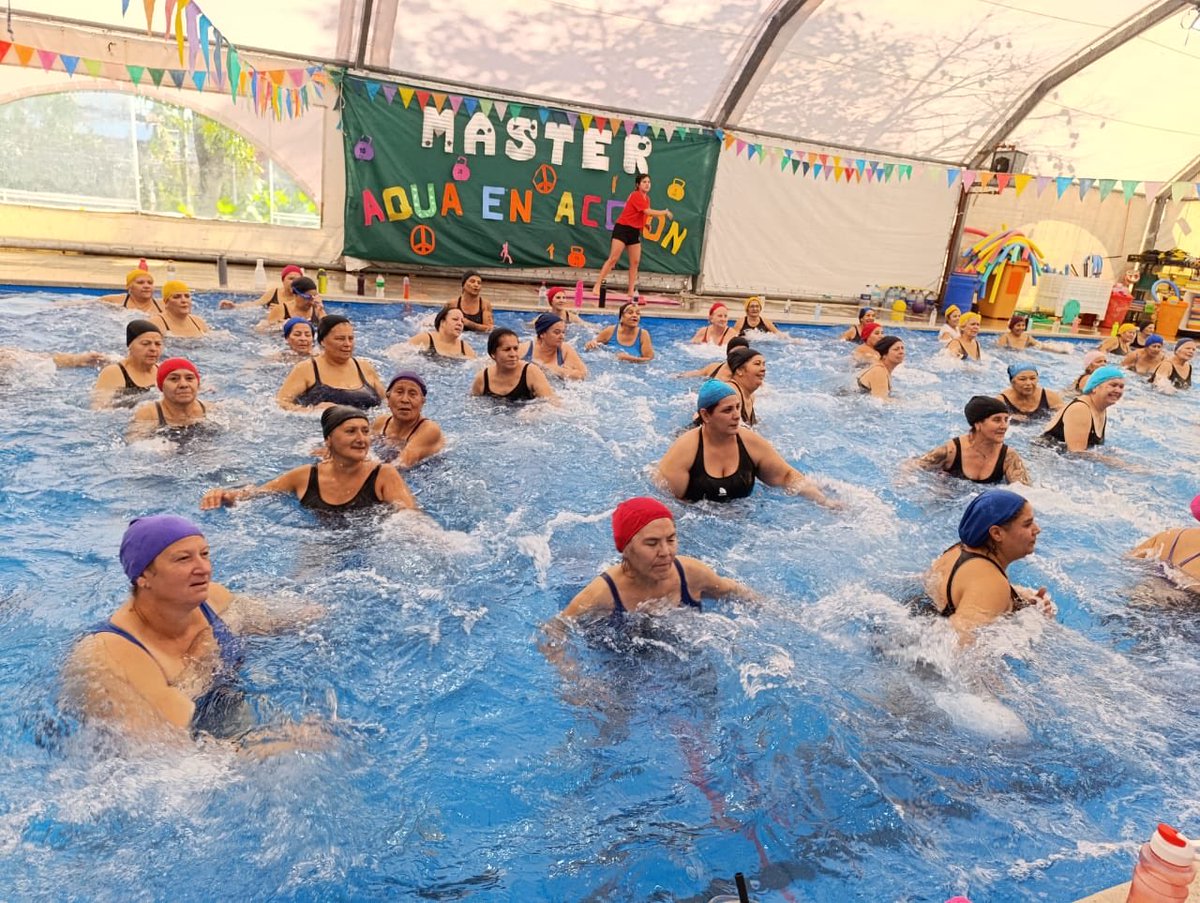 GestionLocalT's tweet photo. BARRIO LA PALOMA 
Acompañamos la clase de Master Aqua en Acción en el Polideportivo Belgrano, una jornada llena de talento, esfuerzo y pasión por el deporte .
Intendente @ZamoraJulio https://t.co/SNO4IeW8Jr