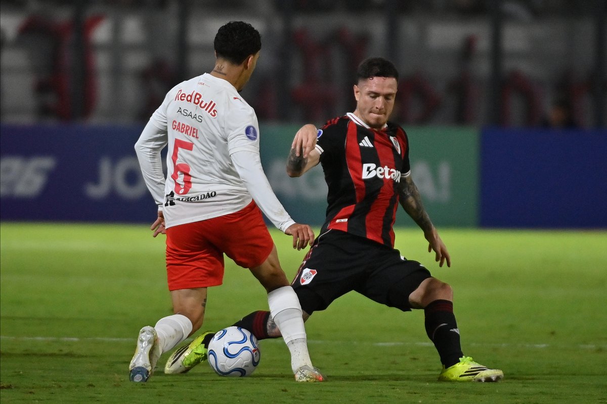 ⌚️ 35' ST Bragantino 0 - River 0

#VamosRiver ⚪️🔴⚪️