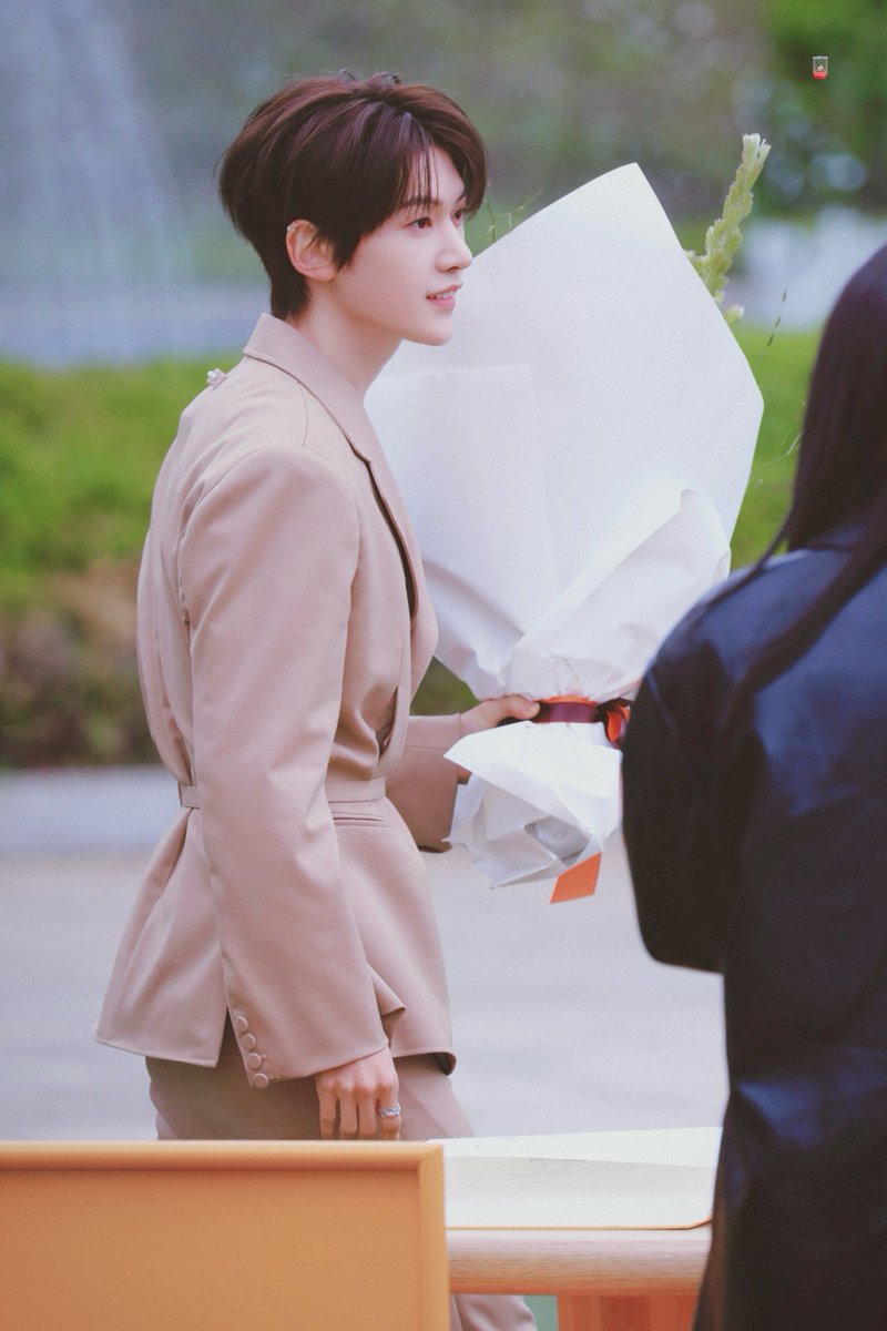 LowPowerModeXS's tweet image. 꽃다발보다 네가 더 설레💐

260428 
#석매튜 #SEOKMATTHEW #石友鉉 #ソクマシュー #メテュ #제로베이스원 #제베원 #ZEROBASEONE