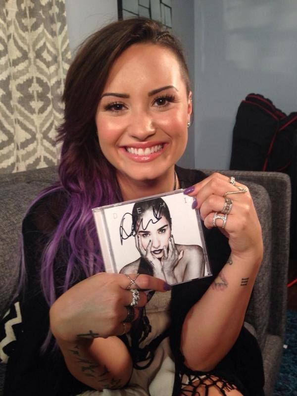 demi lovato daily tweet media