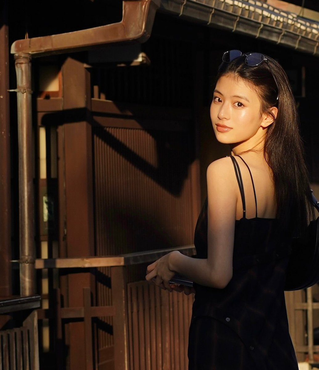 女の本音さん tweet media