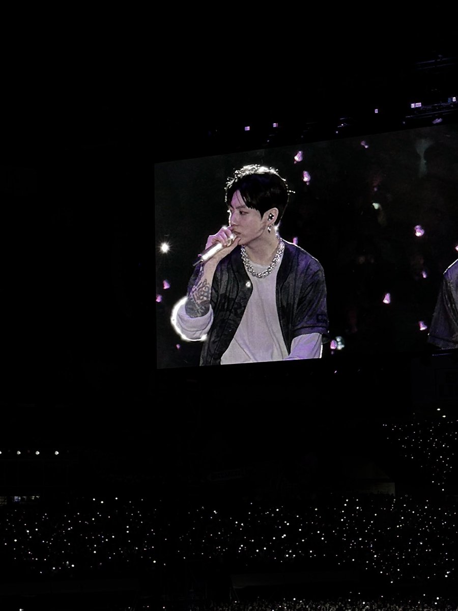 cimariee's tweet photo. my man my man my man #jungkook https://t.co/zG1RzjS8dM