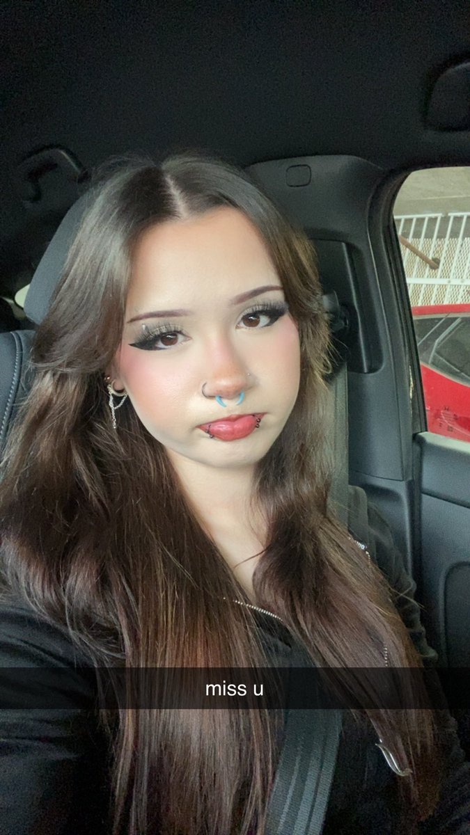 nikkie tweet media