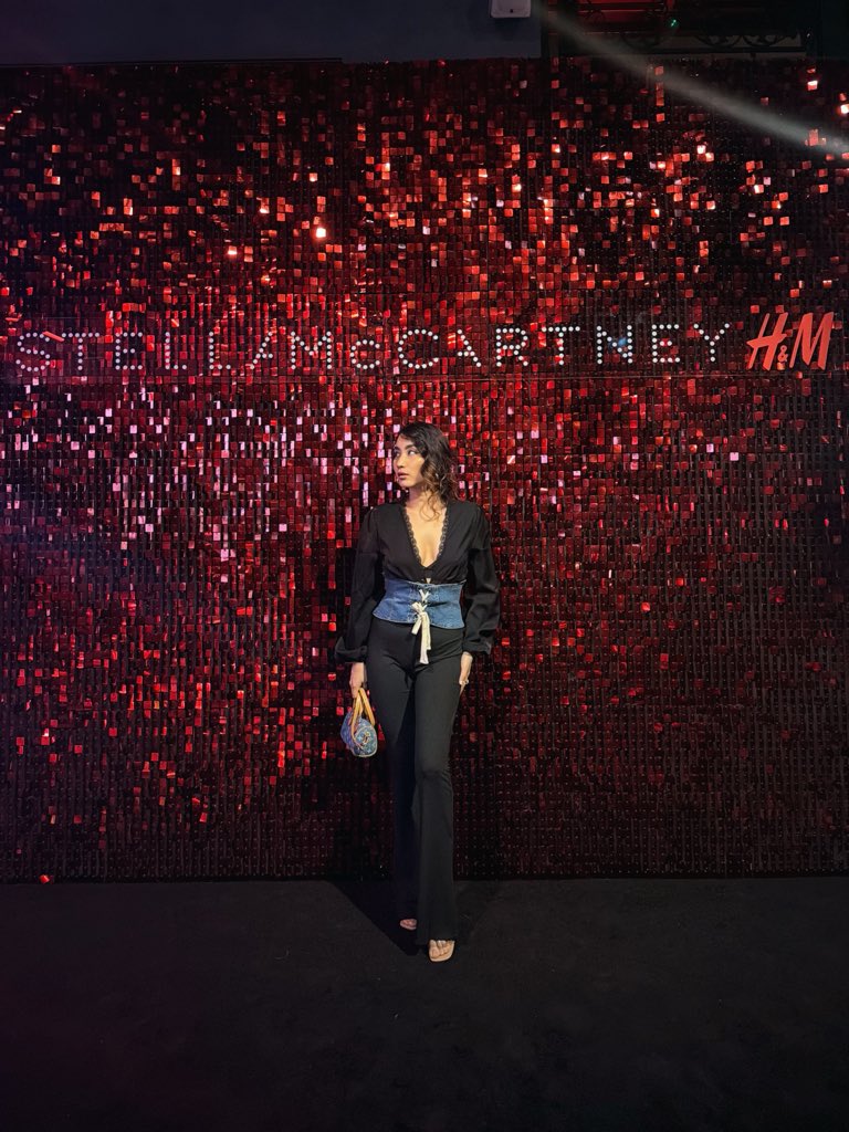 Sonyostha's tweet photo. Celebrating the launch of the Stella McCartney x H&amp;M collaboration — a collection that blends style, innovation, and sustainability.

#stellamccartney xHM #FashionLaunch #SustainableStyle #crazeluxurymagazine https://t.co/hQRtK2yfas