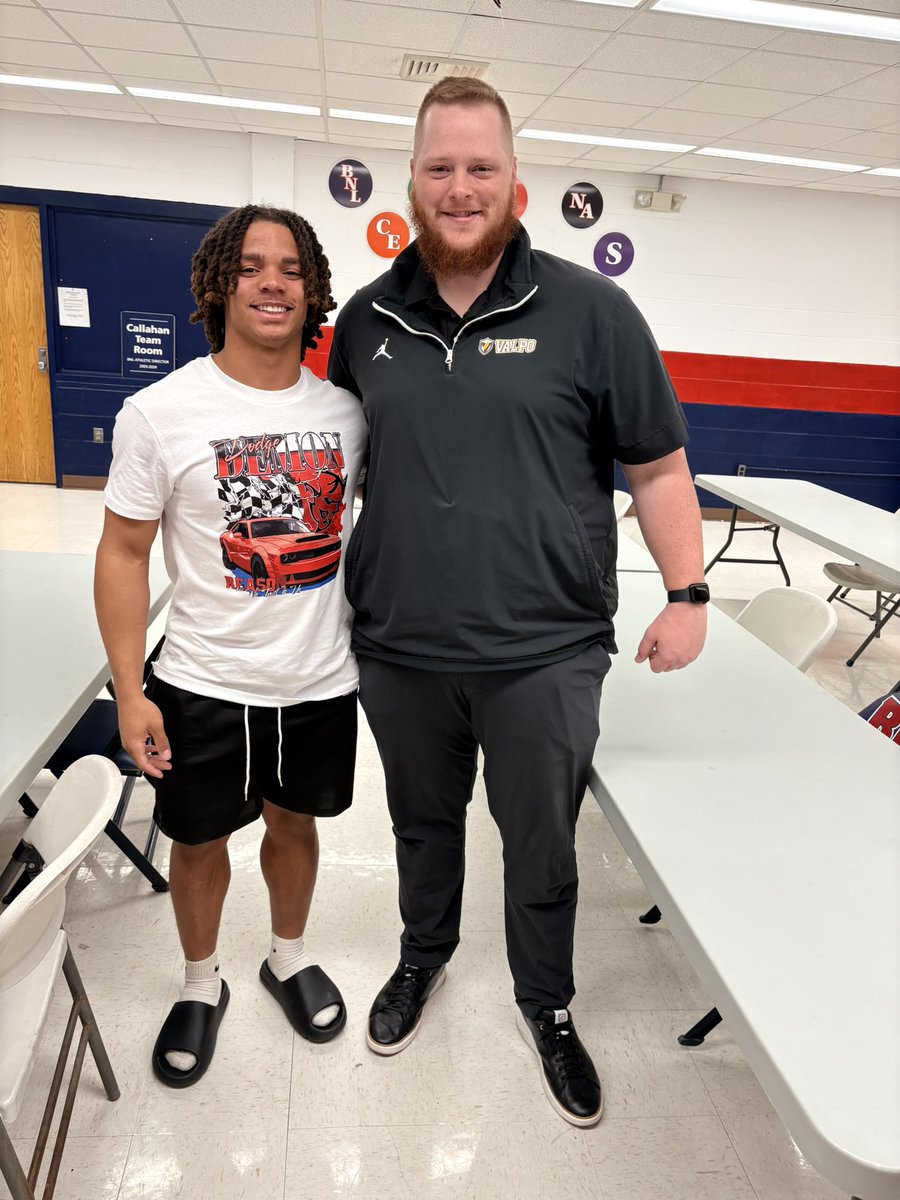 malakaigoodman's tweet photo. thank you  @CoachNank for stopping bye and talking to us ready to tour campus and get to know more about @valpoufootball https://t.co/Cz4MimbtBv