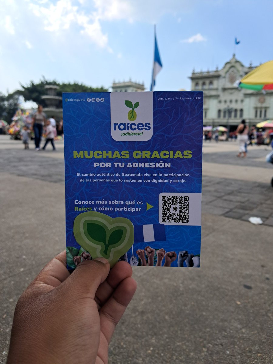 Señora, yo me adherí a RAÍCES y en ningún momento me ofrecieron nada

Vivo en zona 24 y tampoco he escuchado que a alguien de mis vecinos que se han adherido a RAICES se les haya ofrecido algo a cambio.
El pueblo le demanda y exige que ¡NO SEA MENTIROSA Y QUE SE PONGA A TRABAJAR!