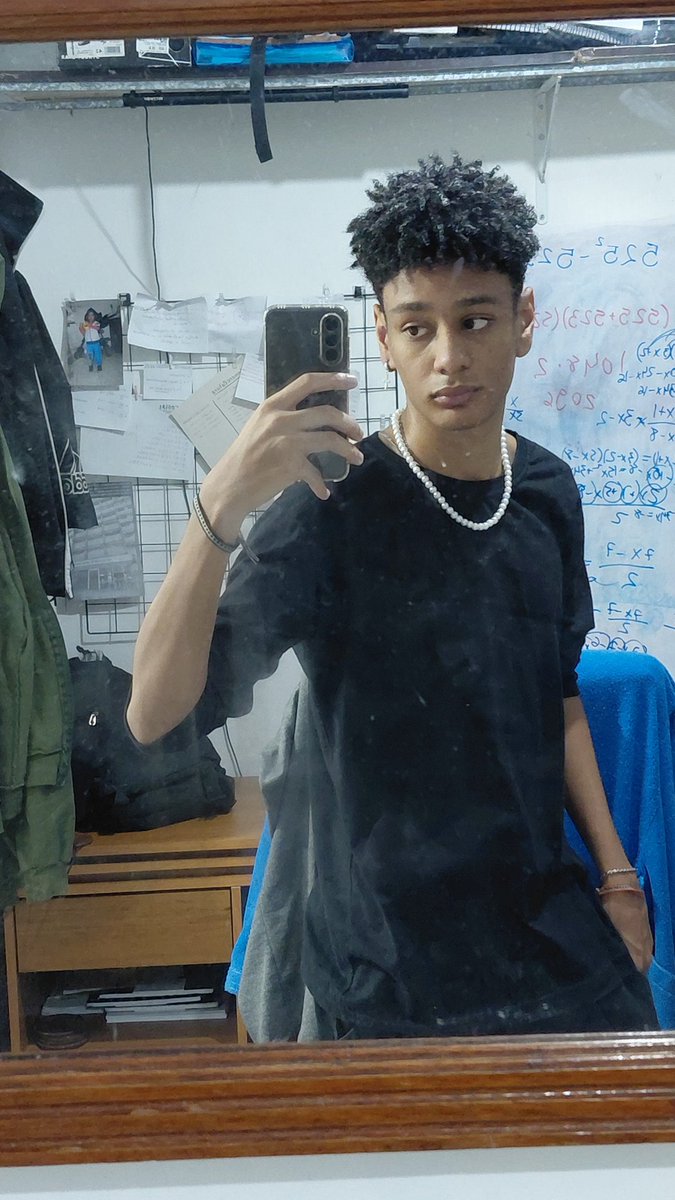 bonito anarquista punk bissexual anticapitalista tweet media