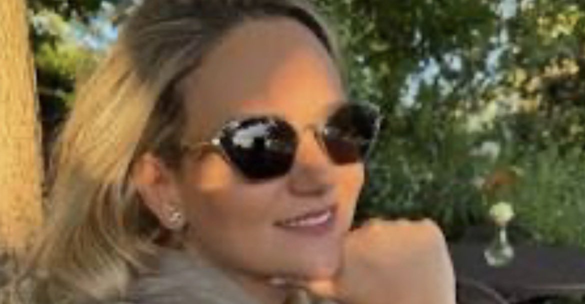 jacedicken51761's tweet photo. Ex wife dox #kowalski #marykate #lang #showmeyourknockers https://t.co/JP0iTSmPIH