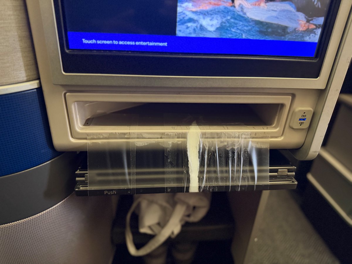 gmacworldtour's tweet photo. @united  1 Million Miles of loyalty gets you a lot these days 😂 https://t.co/BXDOgMdvRb