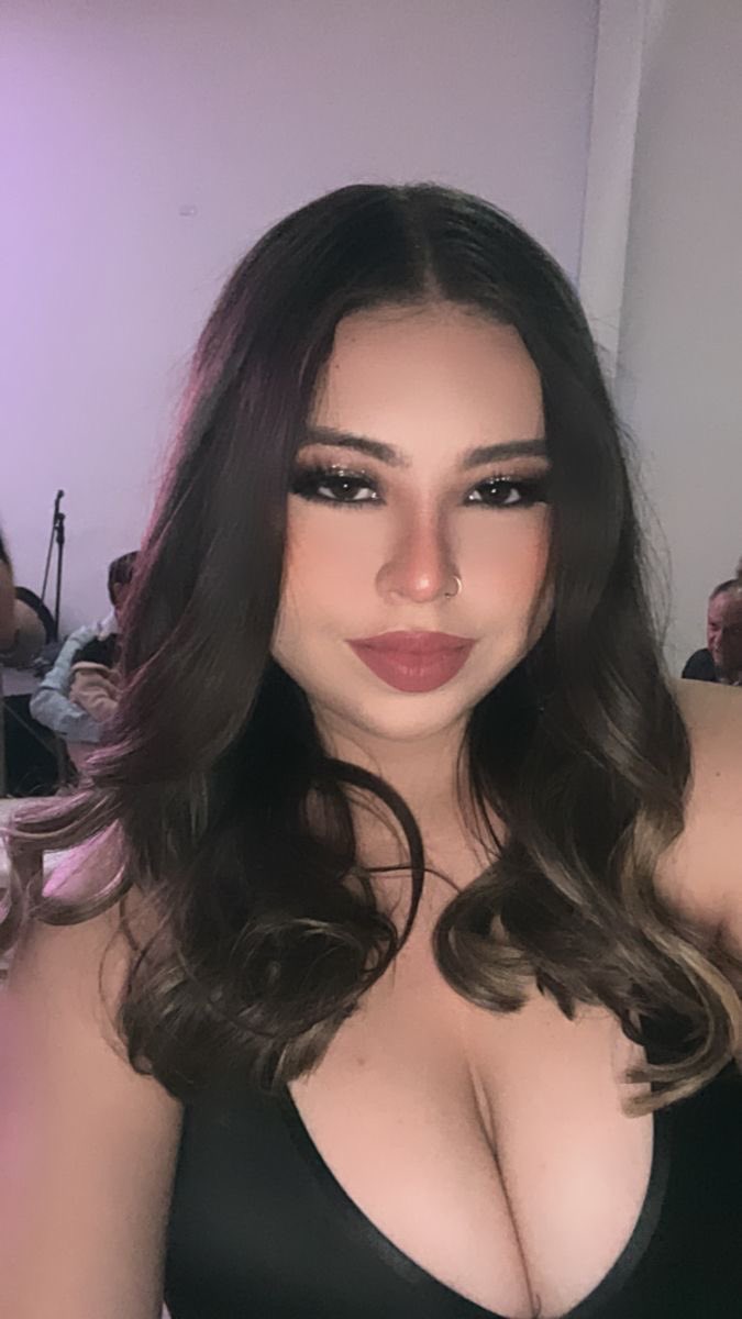 Valeriagwx's tweet image. Linda noche 🌙
#chat #chathot #chatcaliente #cachonda #hot #jovencita #putita #onlyfans
#horny #caliente #menorcita