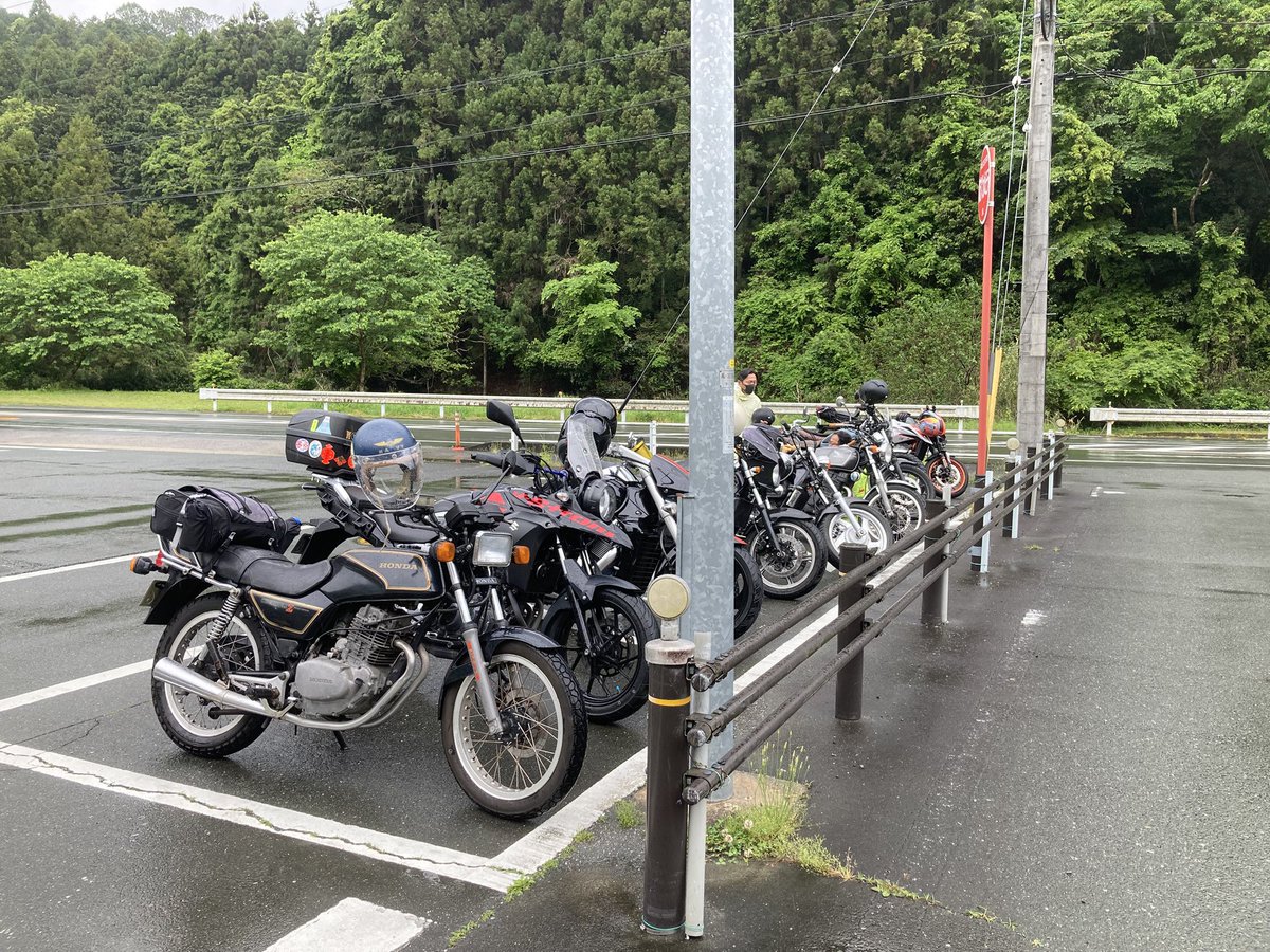com3921's tweet photo. 4/29,30で下呂温泉までツーリングして来ました。帰りは雨になってしまいましたが、同僚たちと楽しい時間が過ごせました。 https://t.co/UoBX3QbKbg