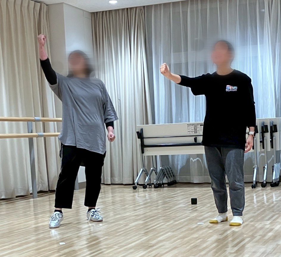 kenji_b2web's tweet photo. 本日のワークショップ(acting lab)はインプロの日です。水曜日オイラが間違えてましたが、参加する皆さん、お間違えのないように。稽古着や飲み物など忘れないようにして下さい！では本日も弾けて、思いっきり楽しみましょう！宜しくお願いします！
#ワークショップ #actinglab #インプロ https://t.co/PWBuY8qdwM