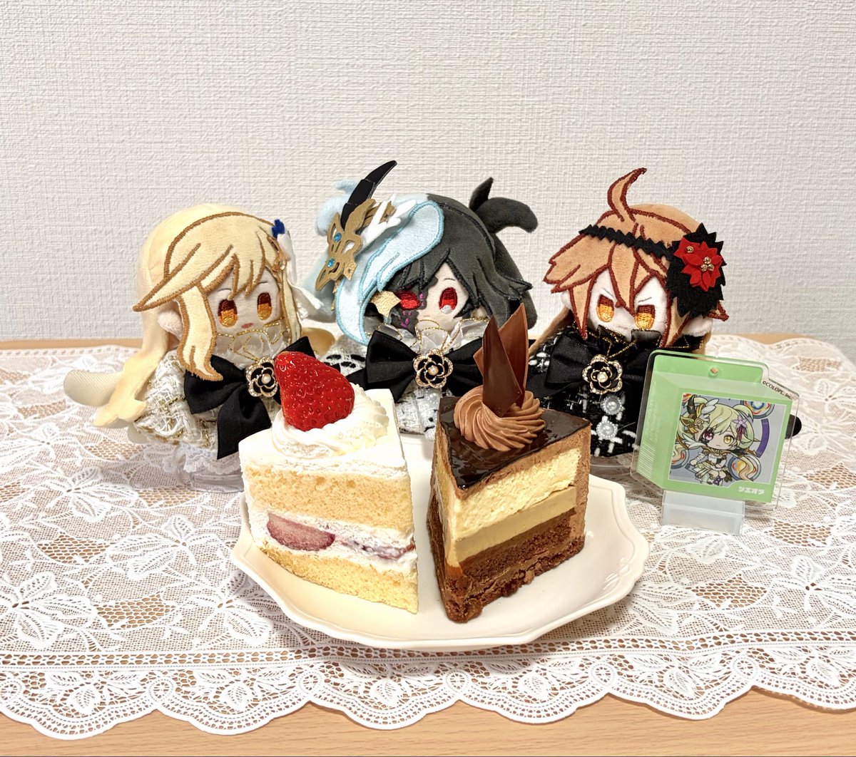 3110oo's tweet photo. 此度のお祝いケーキです(置くのに失敗した) https://t.co/VFzOg5pH8v