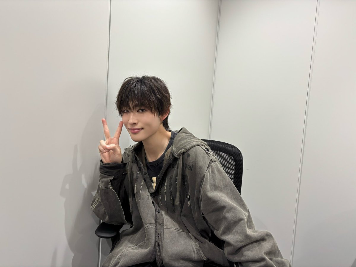 GENIC official tweet media