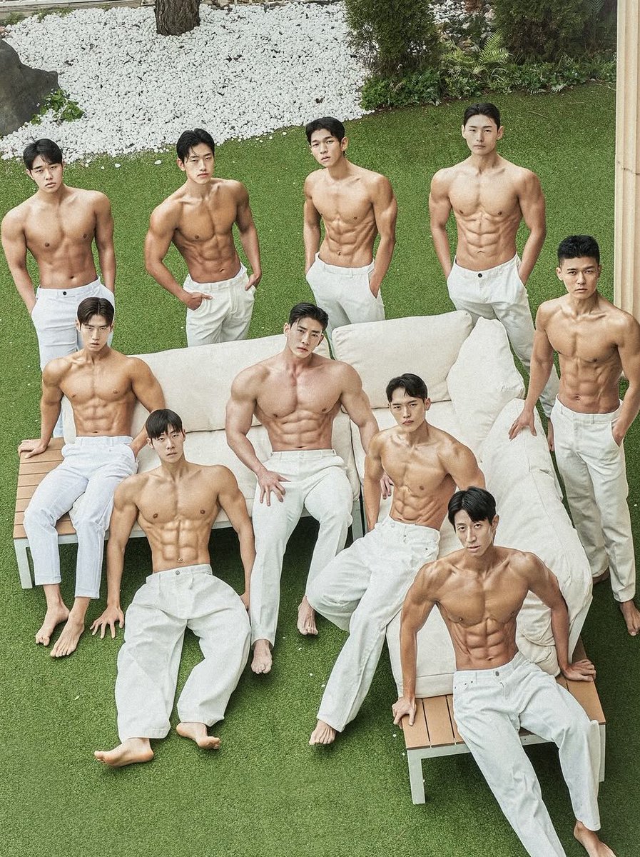 the__n___'s tweet photo. 韓国のフィットネスモデルの身体が理想すぎる。

全員が肩幅、広背筋が発達しててウエストが細い(細く見える)から完��な逆三角形になってる。
ファッションも楽しむなら日本人もこれを目指すべき。 https://t.co/vdROL5df5s