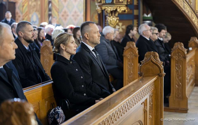 Tygodnik Sieci tweet media