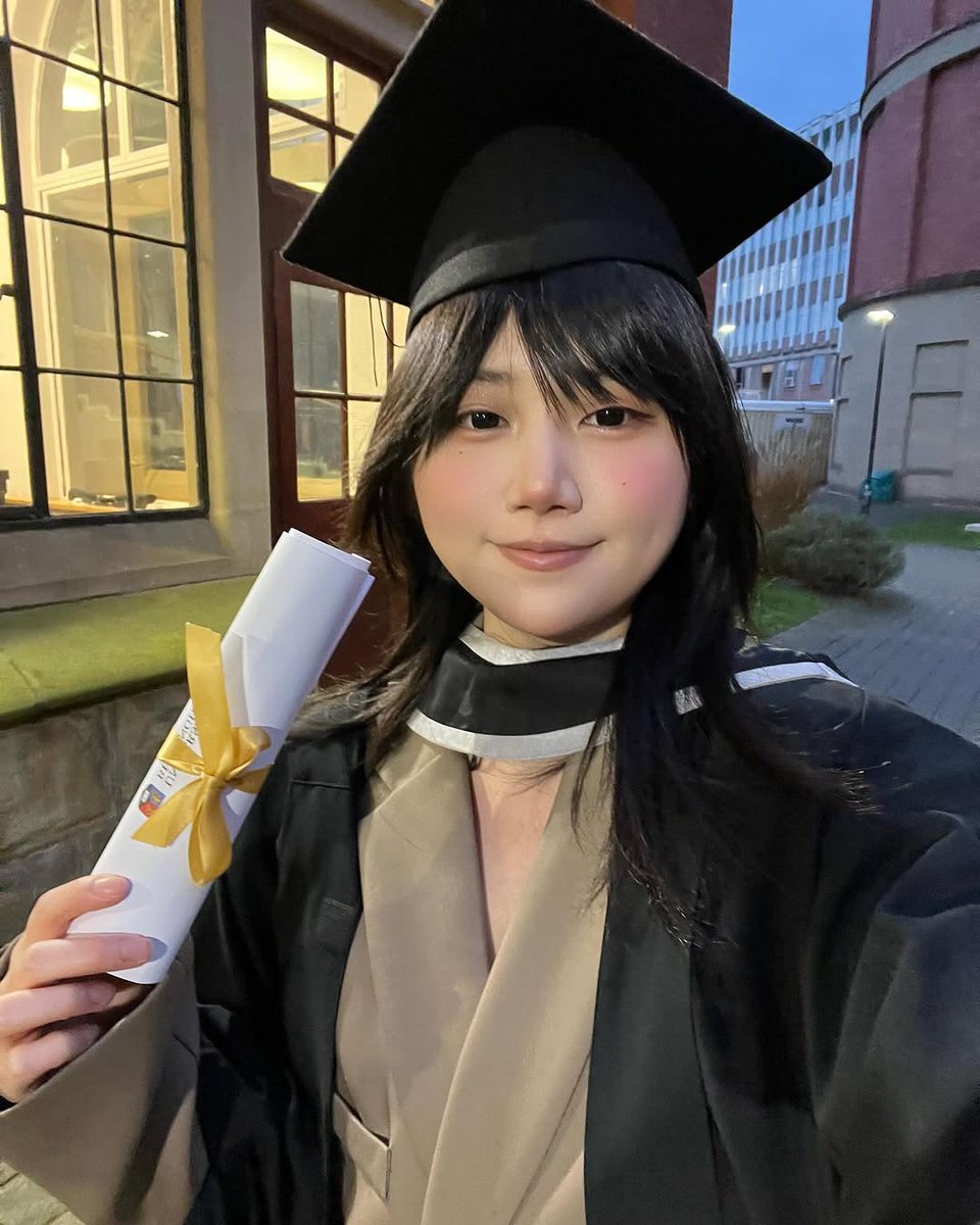 fitdodoo376's tweet photo. 🎓🐑💫🎉🎄 https://t.co/kJpnQSHcGd