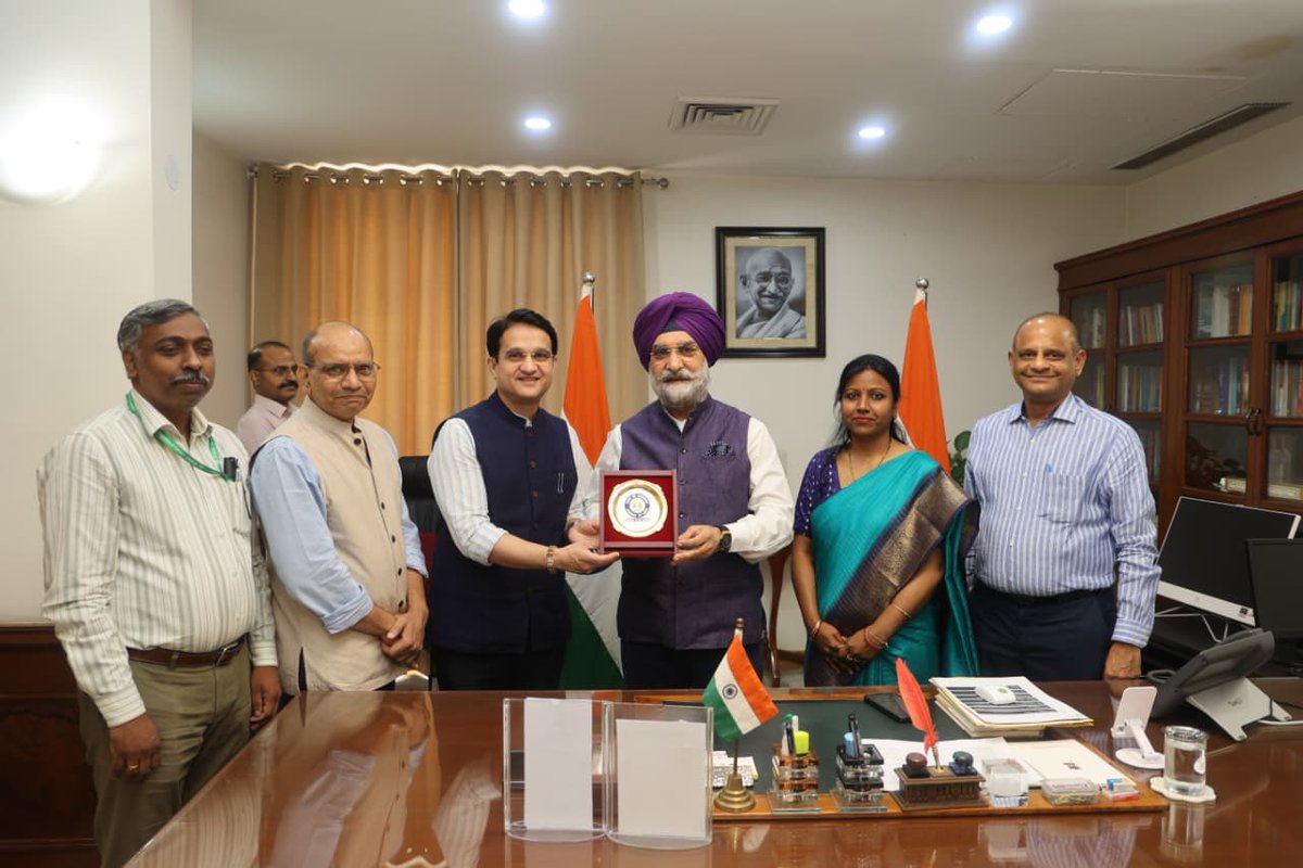 LG Delhi tweet media