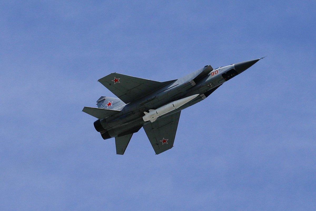 Globalsurv's tweet image. ⚡️🇷🇺🇺🇦NEW; RUSSIA is expected to Conduct a Combined Missile and Drone Attack on UKRAINE in the coming hours!!

The threat involves Iskander-M ballistic missiles, Kinzhal hypersonic aeroballistic missiles, and Geran-2/Gerbera drones.