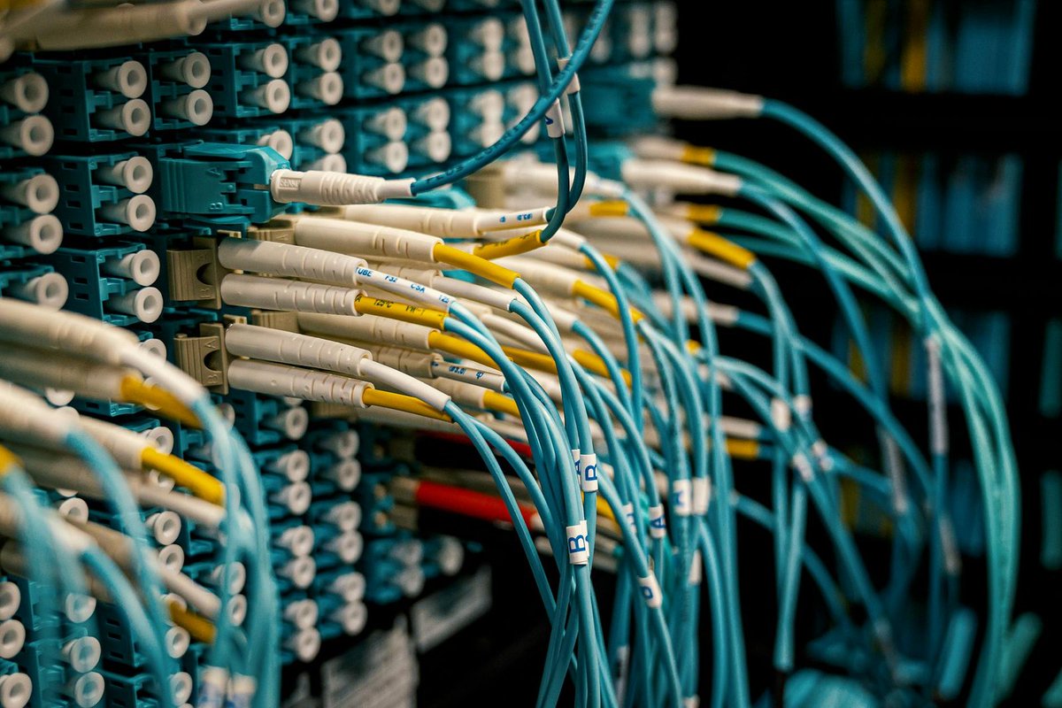 AfricTelegraph's tweet image. Sonatel injecte 120 milliards FCFA pour transformer le Sénégal : fibre optique et 4G partout. Orange accélère la révolution numérique du pays ! #Afrique #Telecoms #4g #Artp #FibreOptique africtelegraph.com/blog/sonatel-i…