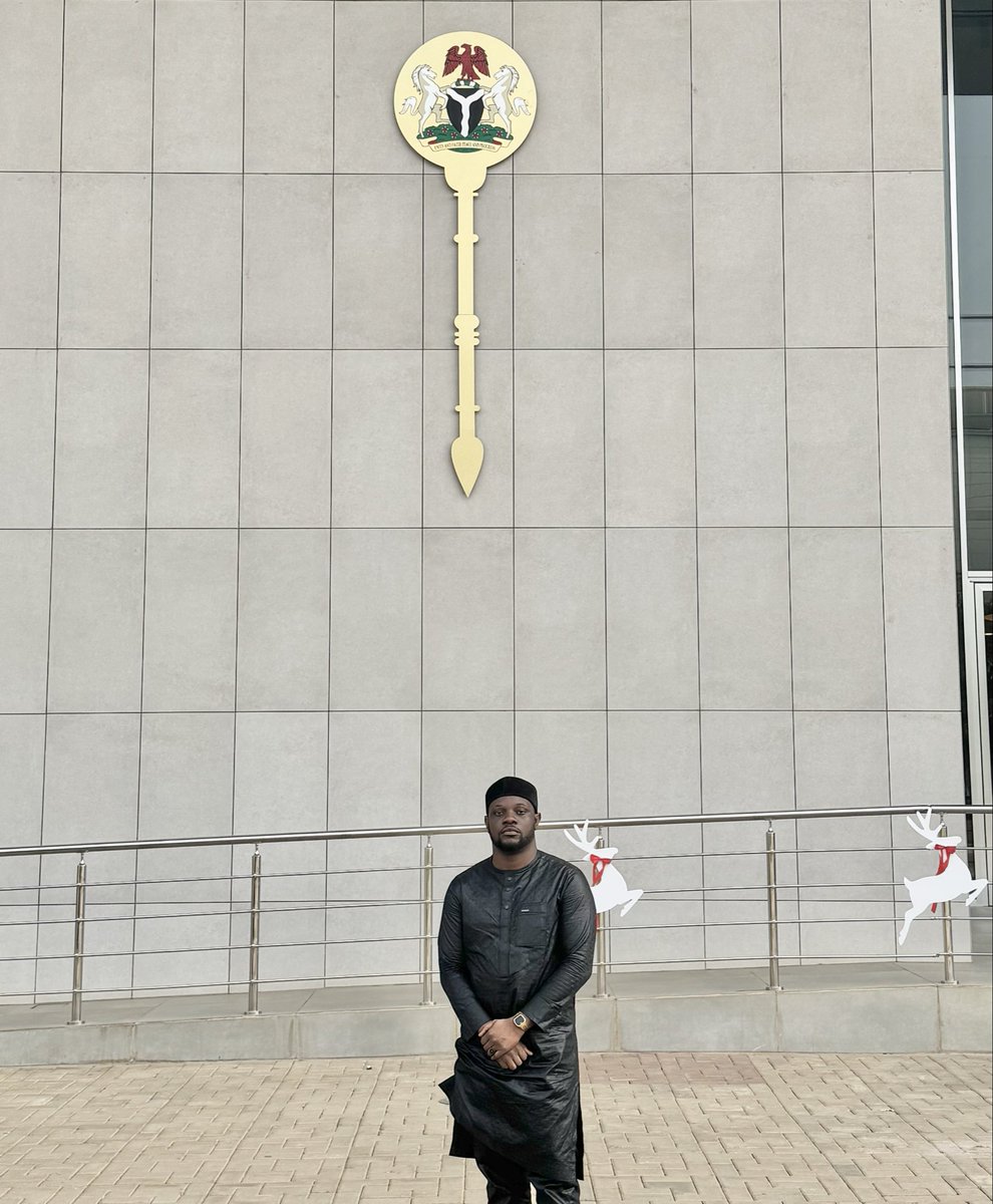 AyomidesamsonD's tweet image. I attended the Leadership Summit 1.0 on the 13/12/2025 an Insightful event where I received a life changing lecture from Amb. Prof Jerry Ugokwe an Icon @jerryugokwe #nationalassemblyabuja  #nationalassembly

#pharmsamsonayomidedancharles

Pharm. Samson Ayomide Dan-Charles