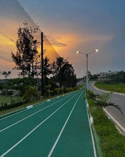 evaristemur's tweet image. 🫡He Built More Than Roads, He Connected the Dreams of a Nation. This Is a Tribute to  HE #PaulKagame. 

👌Under the visionary leadership of the President Paul Kagame, Rwanda has rewritten its story, kilometer by kilometer, road by road, dream by dream. 

👏From a nation once
