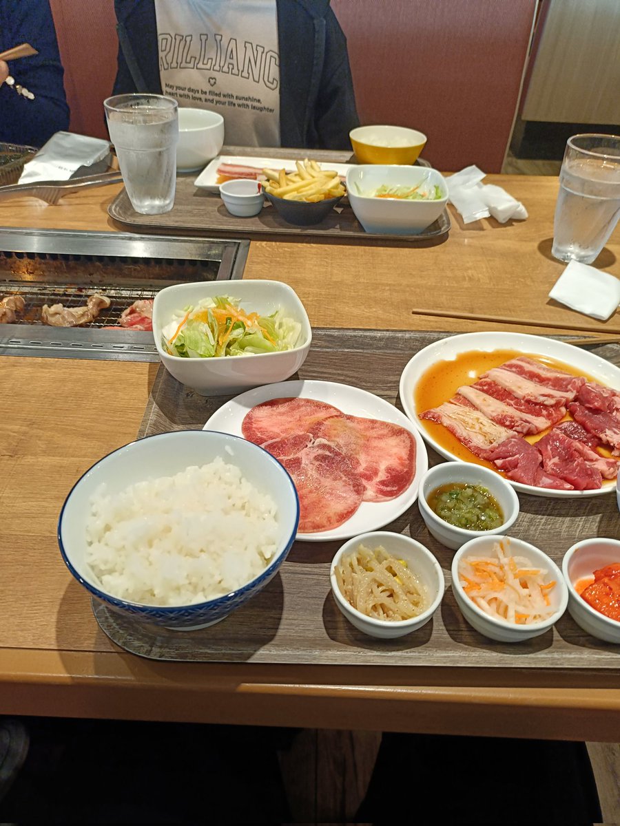 Kazutoshiwind's tweet photo. 早夕飯の焼肉 https://t.co/EQa9bHN2Kc