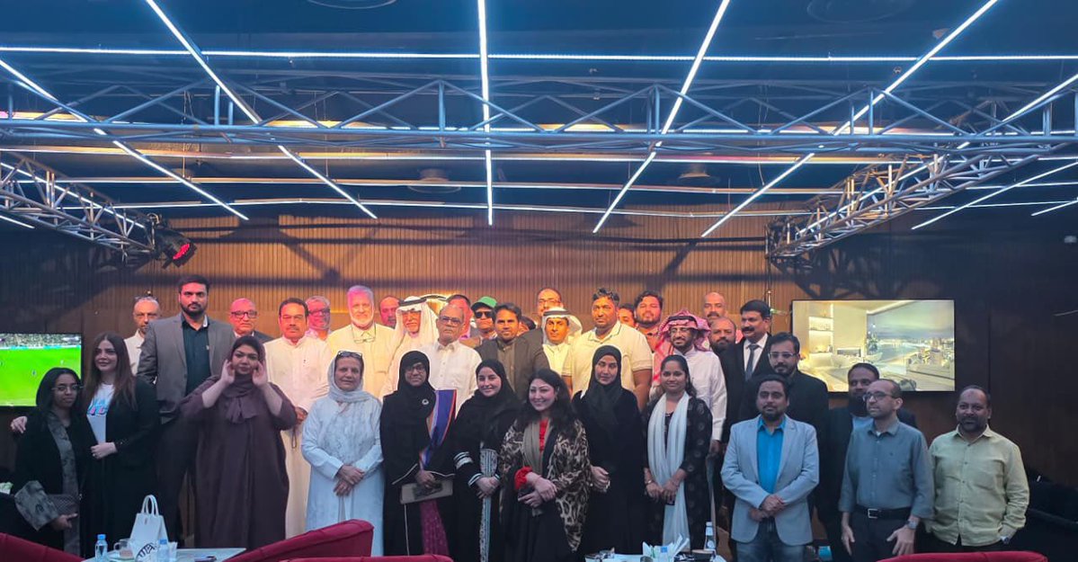 SameeraAziz's tweet image. 🔗 Link: wbaad.com/index.php?name…

لقاء شبكة الأعمال العالمية يعزز رؤية “التواصل، التعاون، الابتكار” في صالة سيكرت سِتِنغ بجدة

#Business #saudiarabia #DrSameeraAziz #GlobalBusinessNetwork #investment