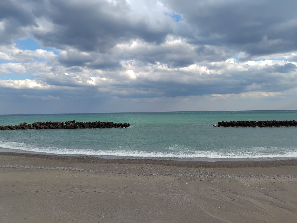 mikotsuko's tweet photo. 山の中から太平洋に出てきた！大海原やなぁ… https://t.co/jwYpaCQXwy