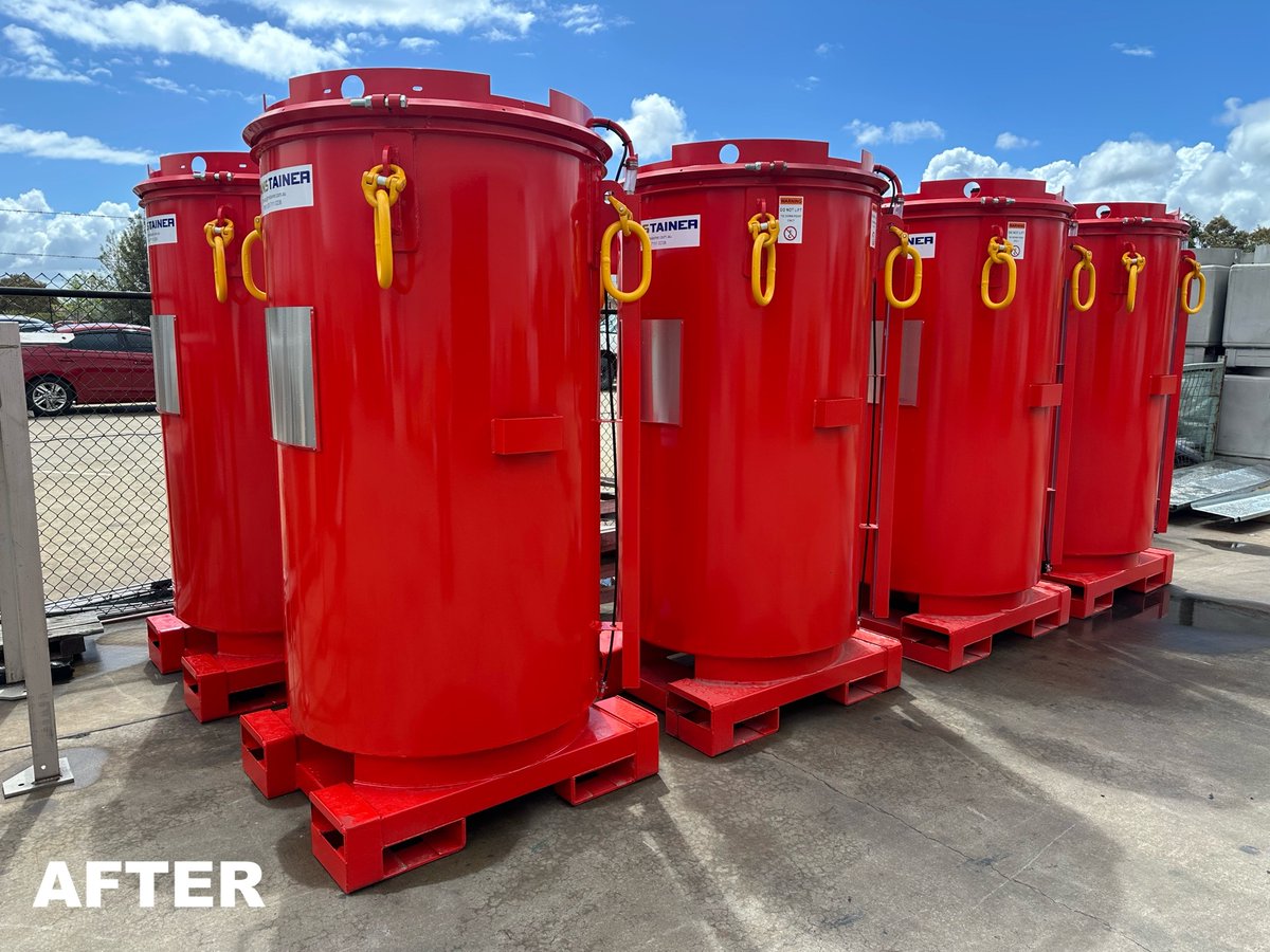 BPSAdelaide's tweet image. Batch complete!  10x RTM150 Grease Bins through the shop.

✅ Etch blast for prep 
✅ Penguard ‘R13 Signal Red’ HFlexi finish 
✅ Sikaflex seal for the win

Industrial-grade protection that looks as good as it performs.  #BlastingAndPainting #IndustrialSolutions #WorkReady