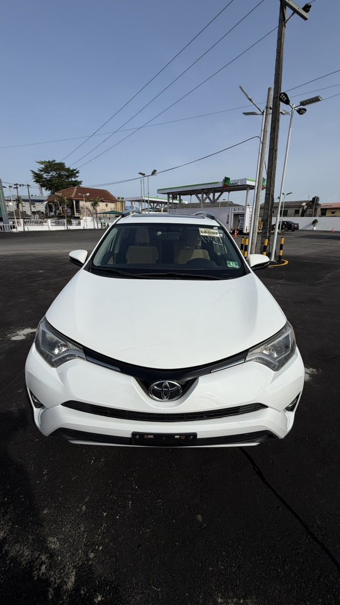 feran_x's tweet photo. 2016 Toyota Rav4 XLE AWD (Foreign Used) 

93k miles 

₦25million 

DM for more details or WhatsApp: 08140604551 https://t.co/XYwyxrlaIb