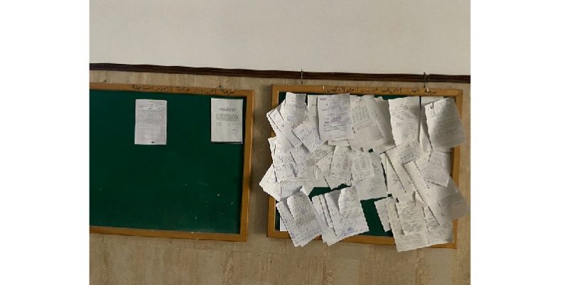نورهان شرف الدين| عودة مجالس العمل التحكيمية: انطلاقة متعثرة بعد 3 سنوات من التعطيل 

- في إحدى قاعات قصر العدل في بيروت، جلس 13 محاميًا في انتظار بدء جلسات مجلس العمل التحكيمي التي نادرًا ما يحضرها المتقاضون شخصيًّا. يقول أحد المحامين: "هاي أوّل مرّة بجي من فترة طويلة. لنشوف كيف