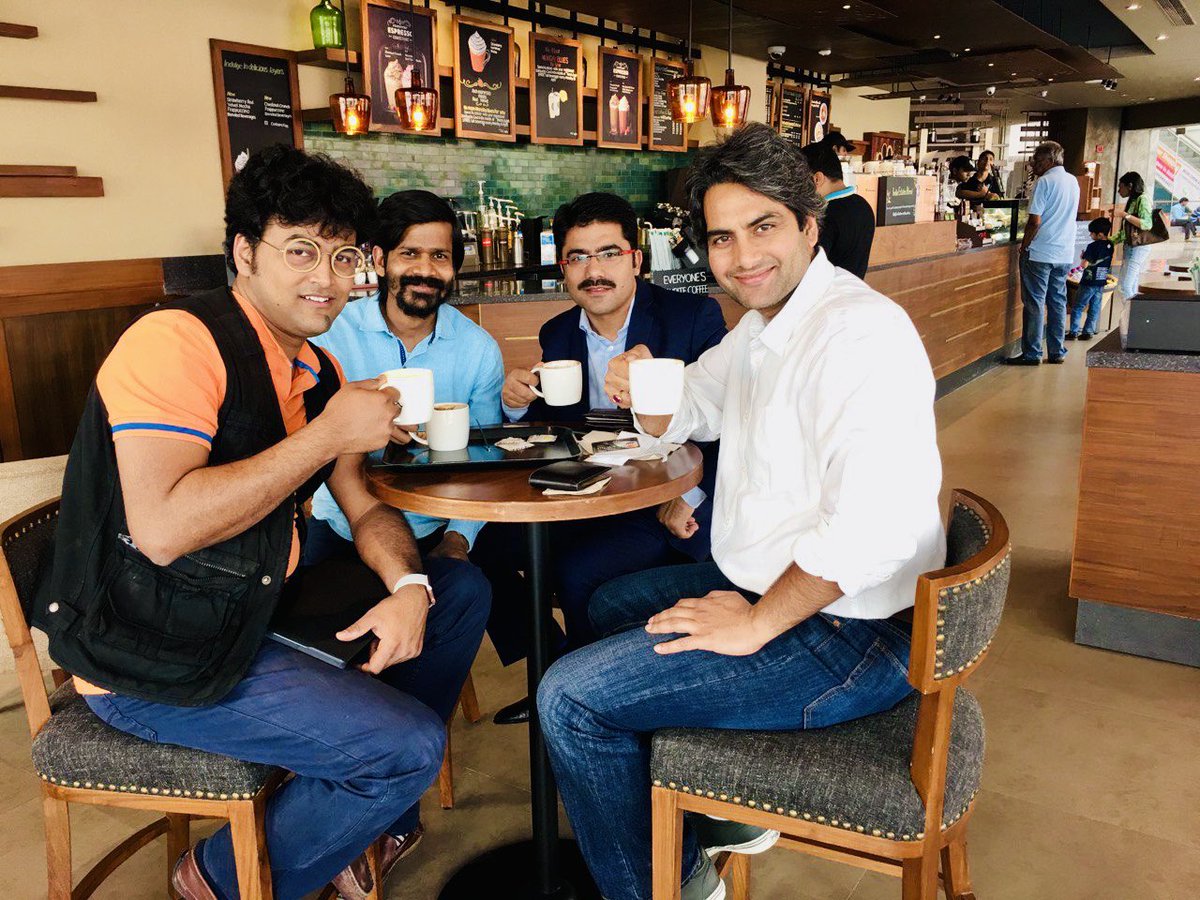 sudhirchaudhary's tweet image. वो भी क्या दिन थे…
2016 में Zee News की Champion Team!