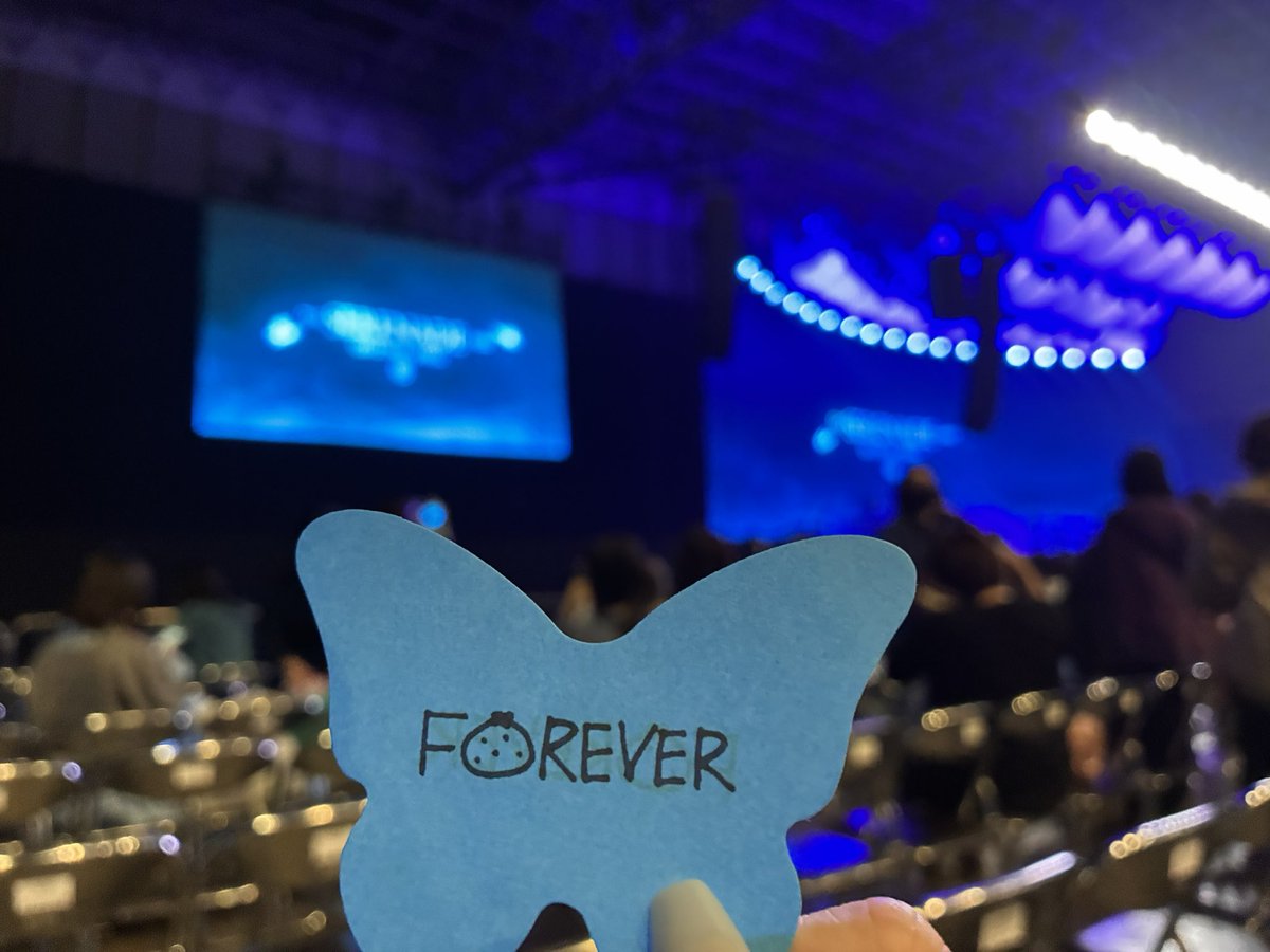 akira17SVT's tweet photo. 昨日のライブちょっと難アリだったけど楽しかった〜☺️
終演後お隣の方からちょうちょ譲って貰っていいんですか！？？？になった😭︎💕︎
とりあえずスマホにいれた☺️ https://t.co/cUX9slotRD