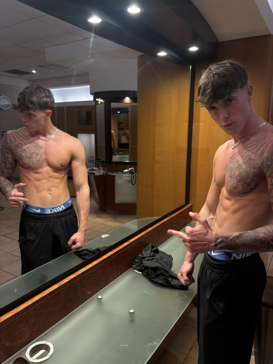 Master Bradley (King Of Findom) tweet media