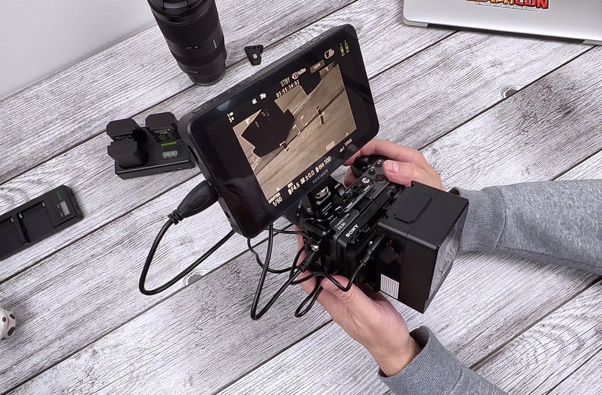 ScanVerdict's tweet photo. Is this the perfect rig for the Sony FX3/FX30? 🛠️
I teamed up with @neewerofficial to build a production-ready setup that solves power, monitoring, and ergonomics all in one. GET 50% OFF!!!
https://t.co/4L9OSlO9A3

#SonyFX30 #SonyFX3 #NEEWER #CameraGear #ScanVerdict https://t.co/eAitJeVjJL