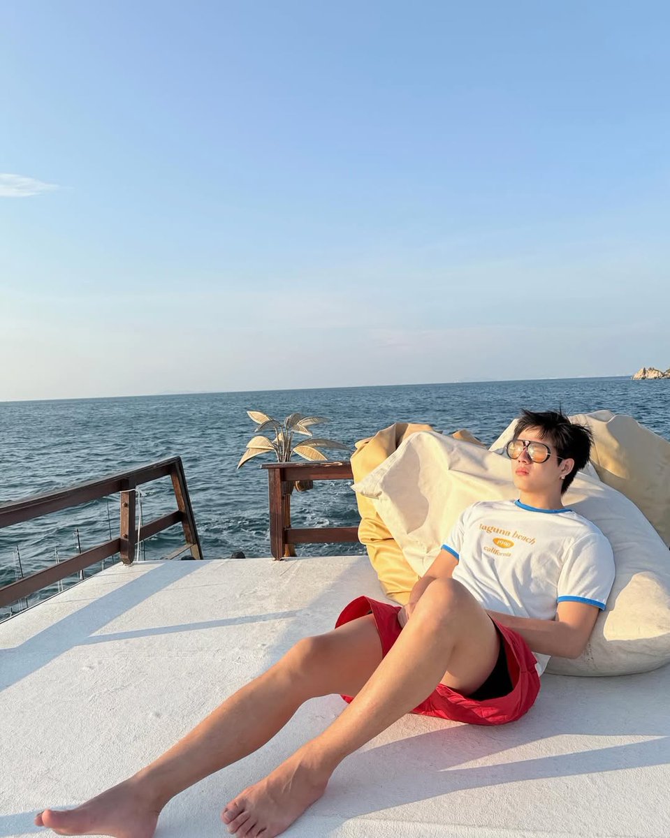 sun-kissed tweet media