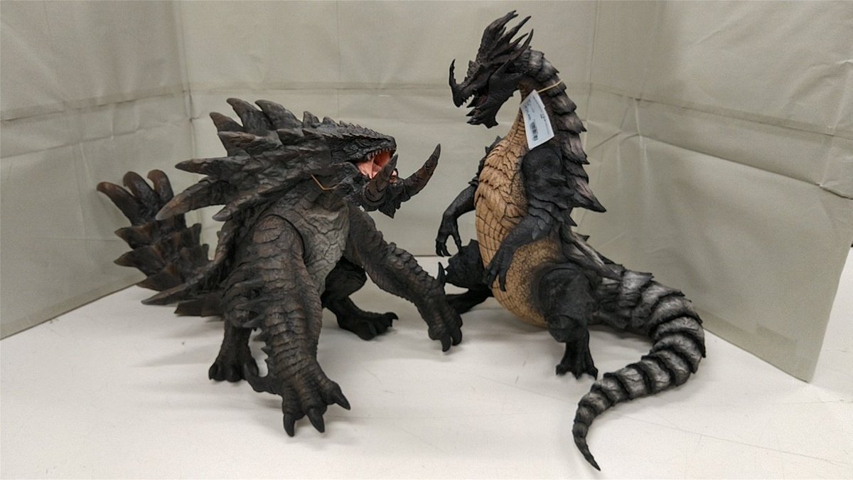 買取品】 モンスターハンター ギガソフビシリーズ ○ラオシャンロン 亜 