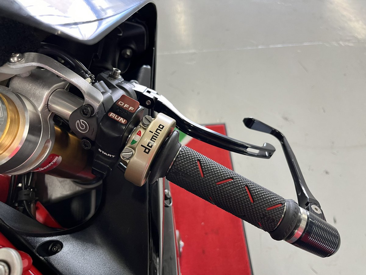 MAX desmo tweet media