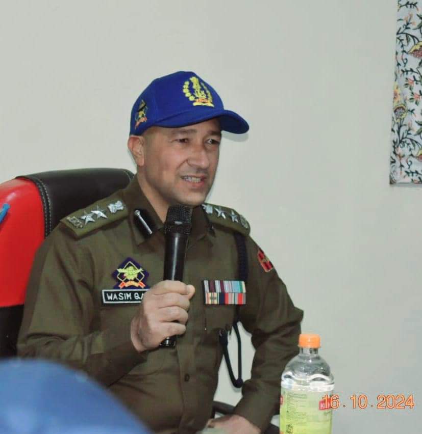 RisingKashmir's tweet image. 3,000 #CCTVs guard #rail tracks: #SSPRailways

Reports Abid Bashir

@RailwayNorthern @OmarAbdullah
@manojsinha_ @diprjk

risingkashmir.com/3000-cctv-came…