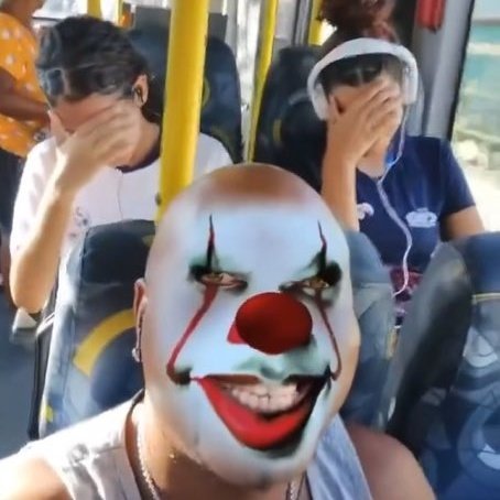 amaldiçoei minha semana real dizendo que ia ser uma semana punk bem na segunda feira
