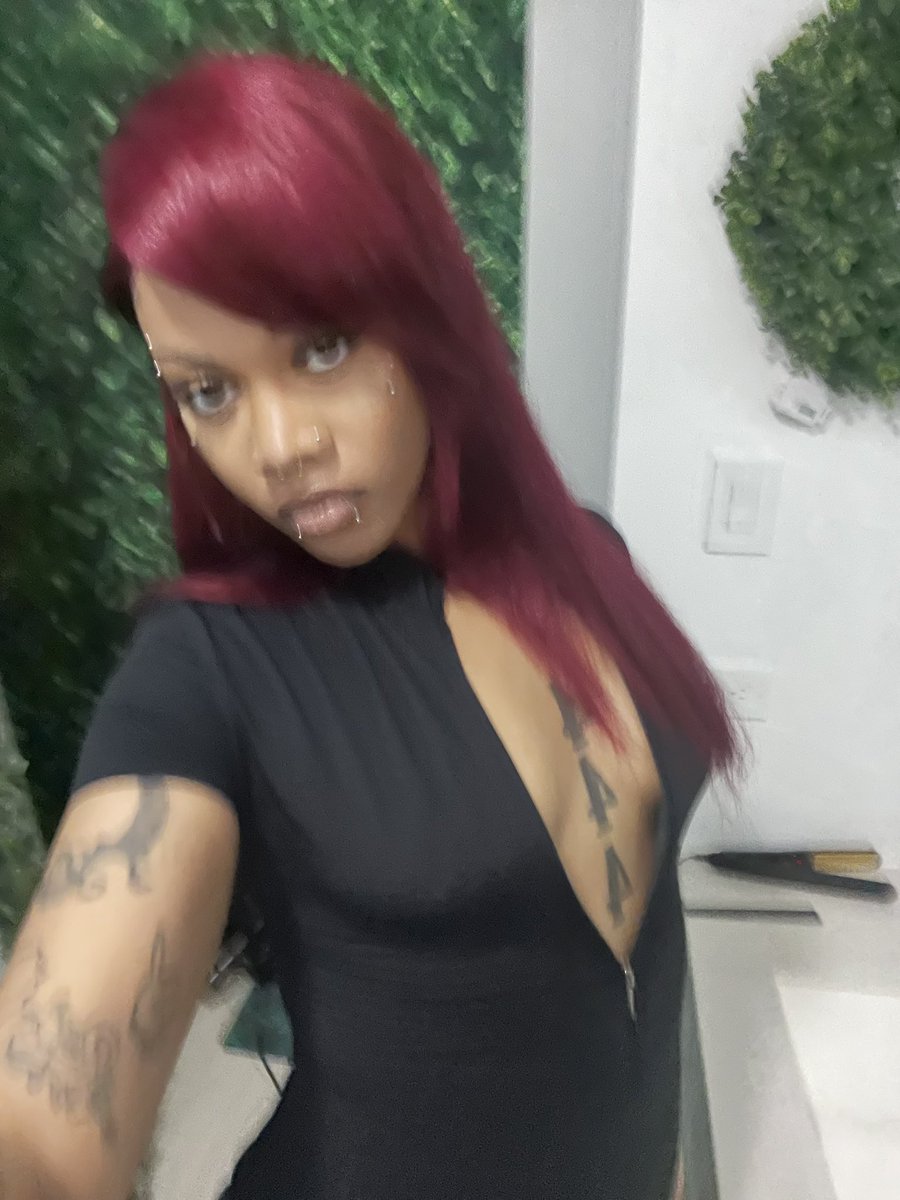 Sexy B tweet media