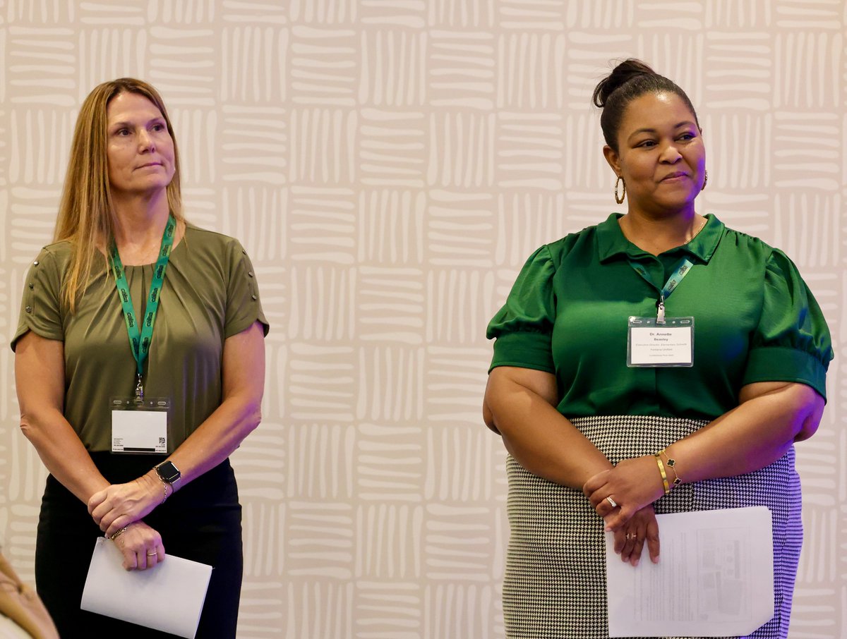 CALSAfamilia's tweet image. This is what growth looks like.

What you gain at Summer Institute shows up in your schools, teams, and communities.

SI2026 is your next step.

📅 June 25–27 | Chula Vista
🔗 calsa.org/summerinstitute
#CALSAFamilia #EdLeaders #LeadershipwithHeart