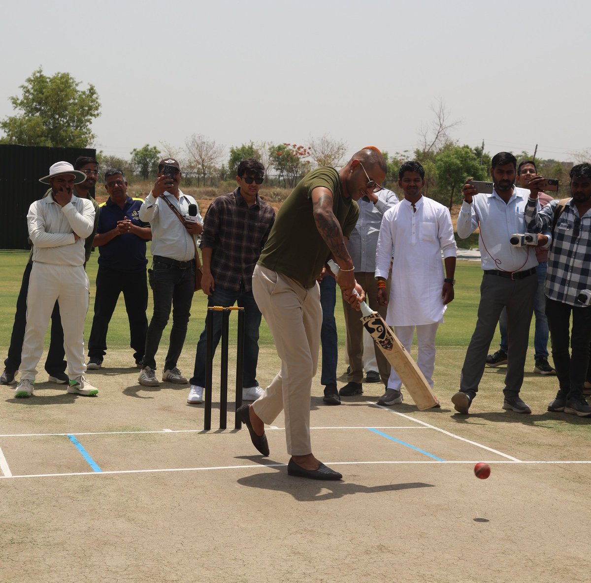Ayush_Singh27's tweet photo. THE VISION OF SHIKHAR DHAWAN ๐ฎ๐ณ
Dhawan has launched "Da One Sports" - the first ever high performance centre for a pathway for India's next generation of cricketers .
#shikhardhawanfoundation #daonesports https://t.co/usvnaADkCe