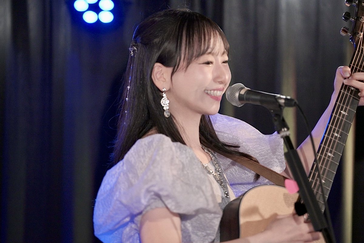 moemi_hasegawa's tweet photo. ５月ソロライブ情報🌼

５/３１(日)📍下北沢Laguna

MOEMI MONTHLY MUSIC 2026 〜シャクヤク〜

🎫FC先行販売 明日10:00より開始

FC先行：５/２(土)１０:００〜５/１５(金)

一般：５/１６(土)１０:００〜５/２９(金)
https://t.co/rUfYeRPsbg

公式HP
https://t.co/RUgaWJBow9

#MMMシャクヤク https://t.co/AaIVRKXL1Z