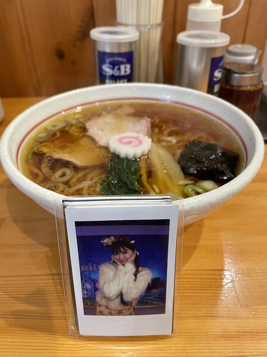 bayacie554's tweet photo. はじめまして白河市
手打ち中華よしだ
手打ち中華🍜
泳ぎたくなるほど澄んだスープ
柔らかい中太ちぢれ麺
感動の美味しさ🥹 https://t.co/lp9BG5apPd