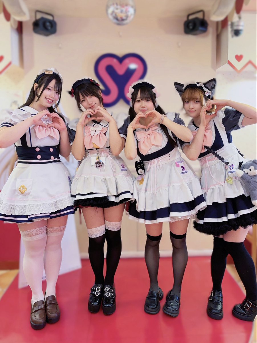 ご主人様お嬢様こんにちは♡ #めいどりーみんオタロード店 もえもえ